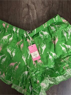 NWT-Mud Pie Green Giraffe Print Ruffle Shorts-Size Large